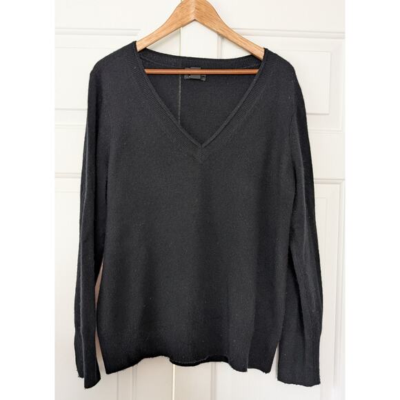 Halogen Black Cashmere V Neck Sweater - Picture 1 of 5